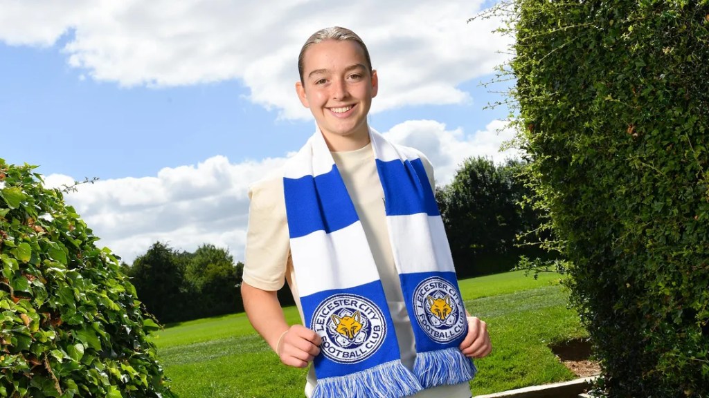 DFNA Women’s Ambassador, Denny Draper Signs First Pro Deal With Leicester&nbsp;City!